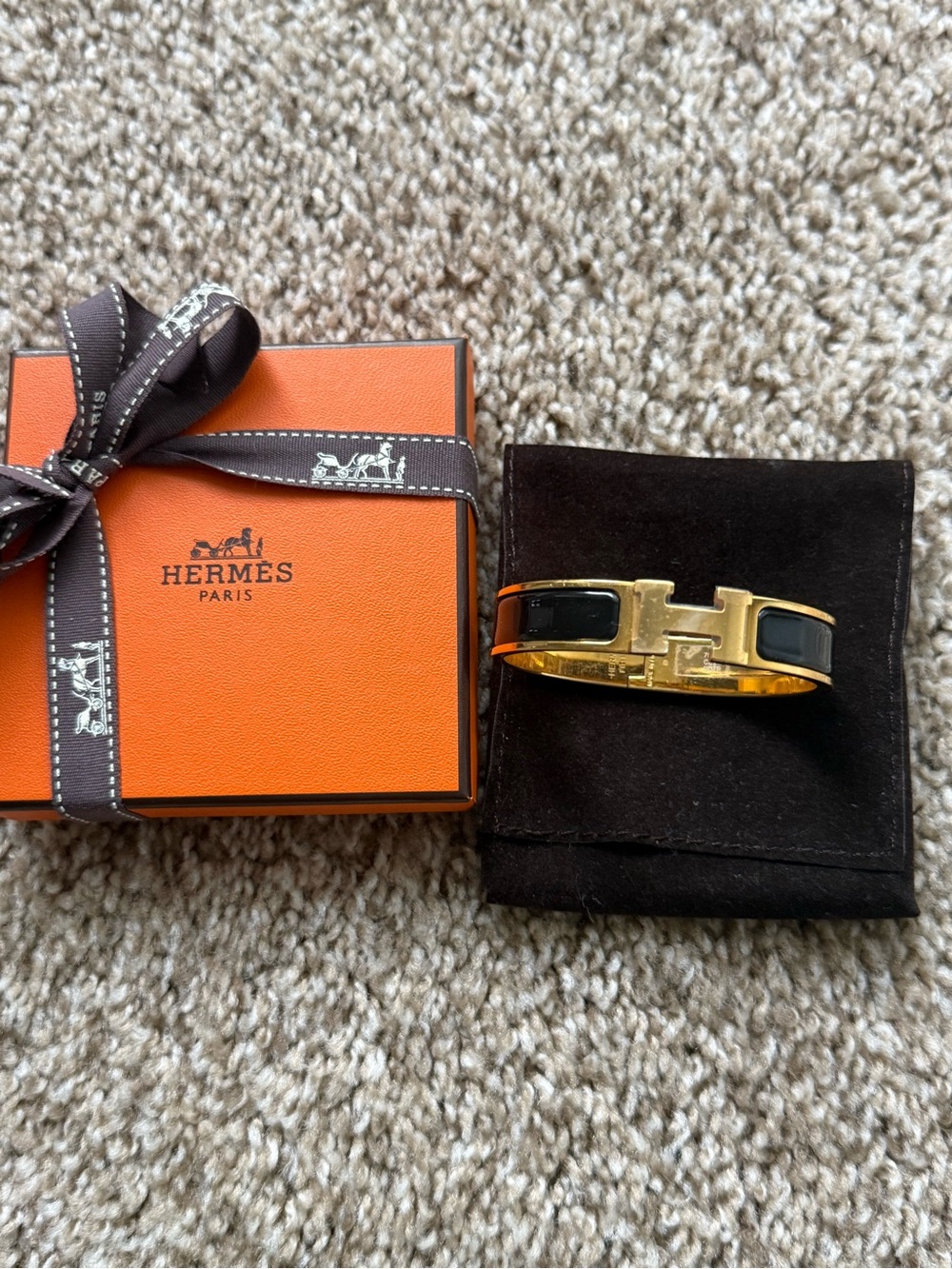 ✨100% AUTHENTIC HERMES CLIC H BRACELET BLACK/GOLD PM GOOD/USED W/STICKERS & BOX✨